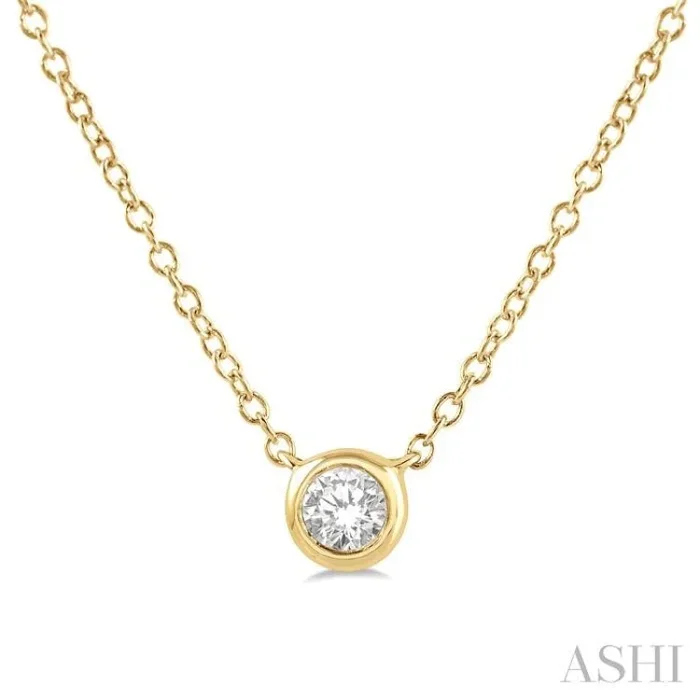 1/10 Ctw Bezel Round Cut Diamond Petite Fashion Pendant With Chain in 10K Yellow Gold