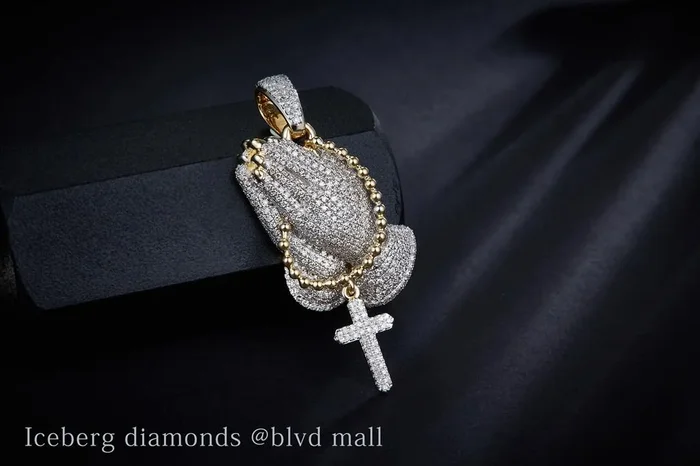 1.587 Ct. Diamond 10 Kt Gold (Yellow). Praying Hand with Rosary & Cross Pendant. (Women).