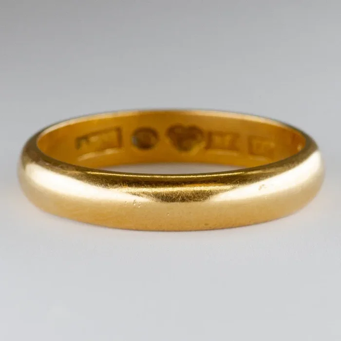 1960s 18k Yellow Gold Band | SZ 9 |