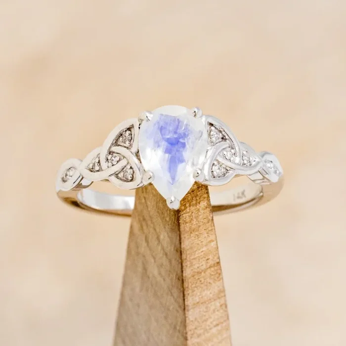 “AIFE” – CELTIC KNOT WOMEN’S ENGAGEMENT RING WITH A PEAR CUT MOONSTONE
