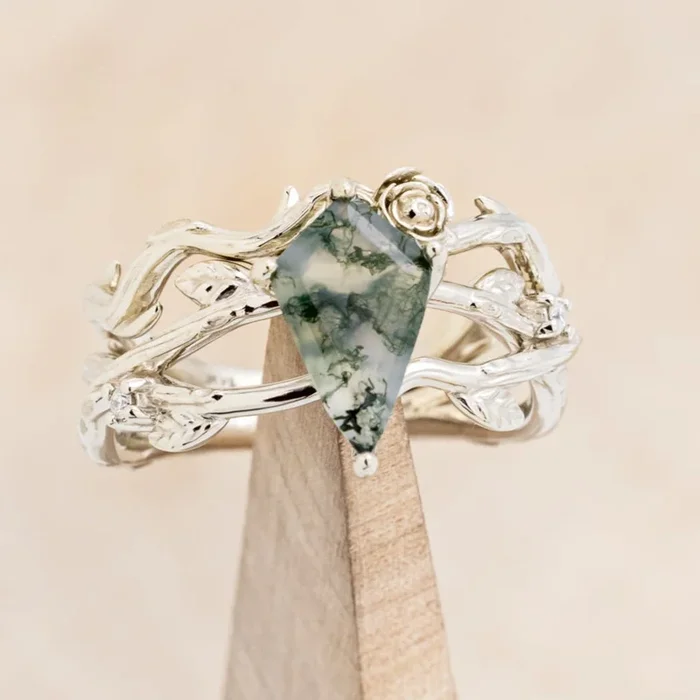 “ARTEMIS ON THE VINE” – KITE CUT MOSS AGATE ENGAGEMENT RING WITH DIAMOND ACCENTS & “BRIAR” BRANCH-STYLE TRACER