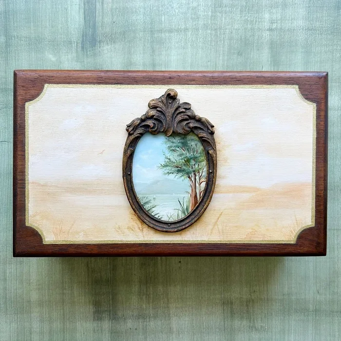 “Empty Room” Keepsake Box