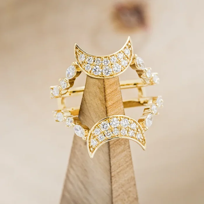 “HECATE” – PAVÉ DIAMOND CRESCENT MOON RING GUARD