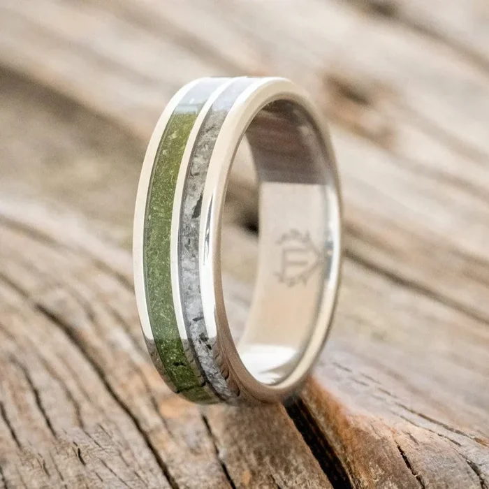 “RAPTOR” – MOSS WITH MOLDAVITE & MOONSTONE MIX WEDDING BAND – TITANIUM (6MM) – SIZE 6 1/2