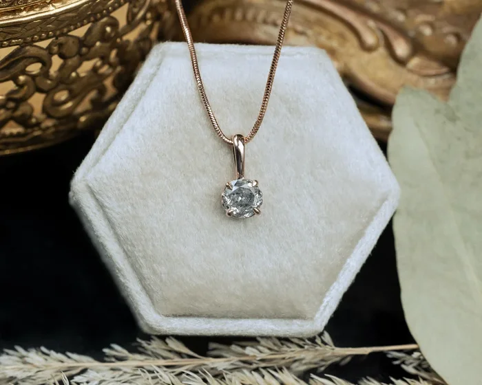 “ROSEMARY” – ROUND SOLITAIRE PENDANT – MOUNTING ONLY – SELECT YOUR OWN STONE