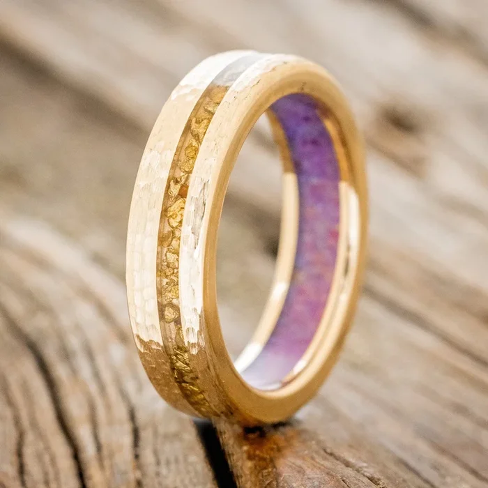 “VERTIGO” – GOLD NUGGETS INLAY WEDDING RING FEATURING AN AMETHYST OPAL LINING WITH A HAMMERED FINISH