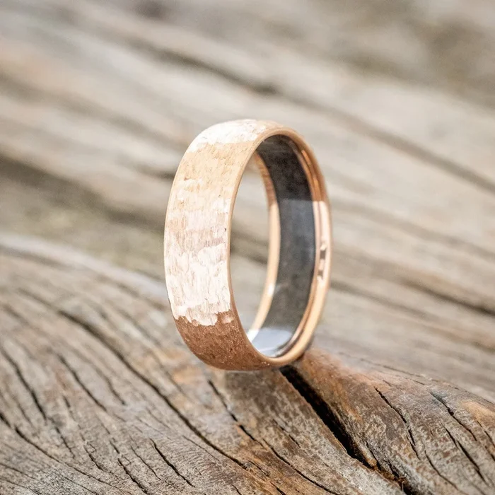 BLACK ONYX LINED WEDDING BAND WITH A HAMMERED FINISH