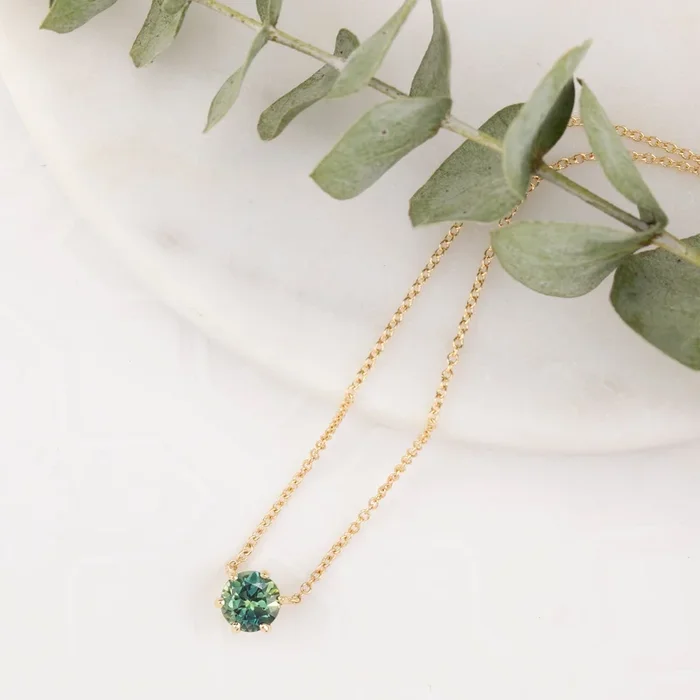 Classic 6 Prong 0.94ct Blue Green Sapphire Necklace 5.5mm