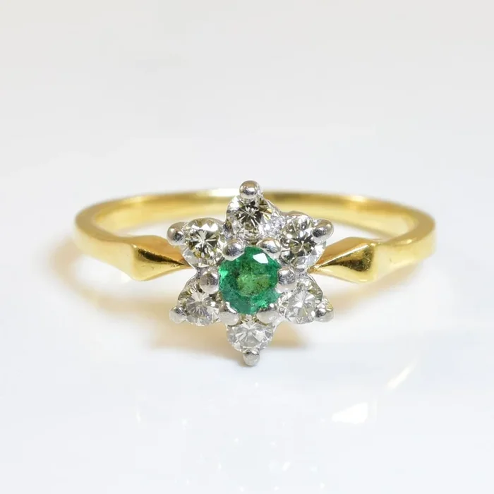 Diamond & Emerald Cluster Ring | 0.18ctw, 0.10ct | SZ 5 |