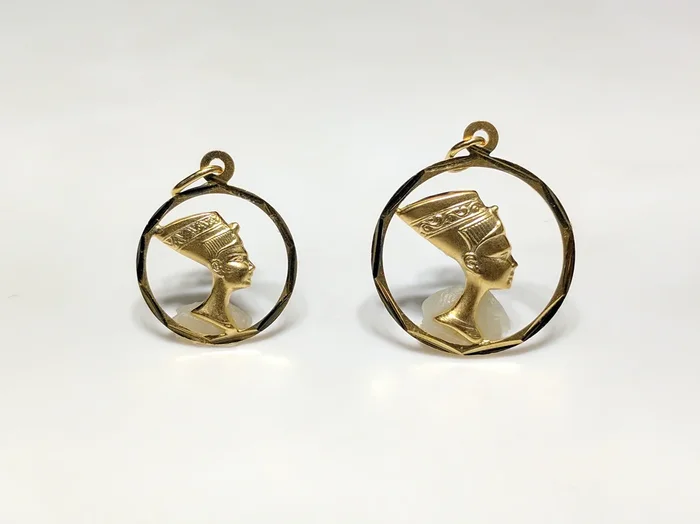 Framed Nefertiti Medallion Pendant 14K