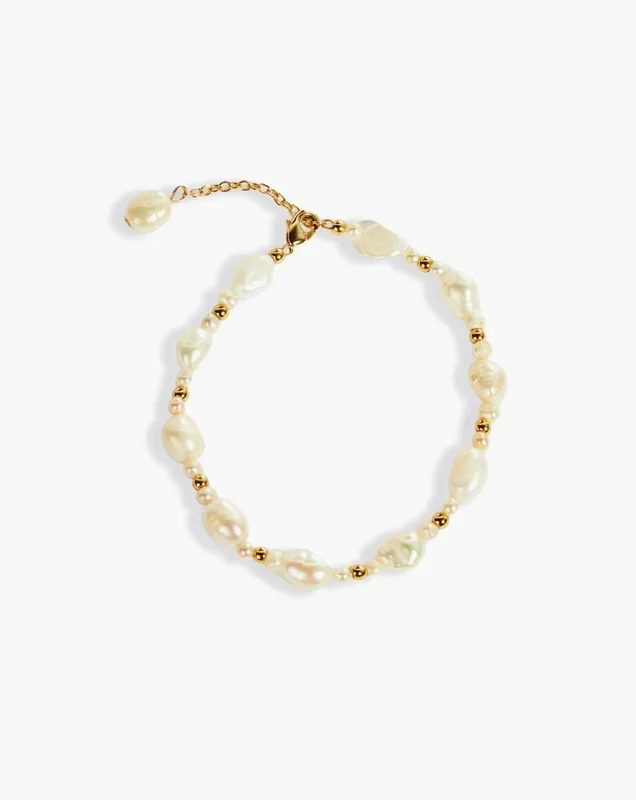 Kayla Pearl Bracelet