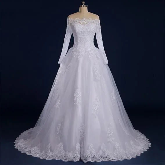 Long Sleeves Boat Neck Plus Size Wedding Dress with Lace Appliques
