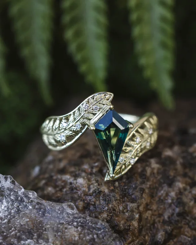 ONE-OF-A-KIND – “FERIGA” – 14K GREEN GOLD FERN-INSPIRED BAND WITH A KITE CUT AUSTRALIAN SAPPHIRE AND DIAMOND ACCENTS