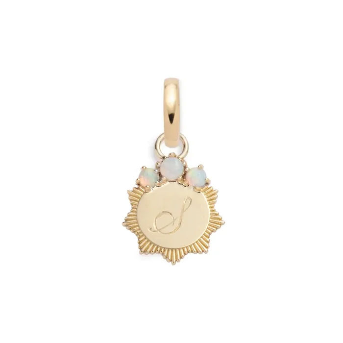 Opal Engravable Miniature Medallion : in Yellow Gold with an Annex Link