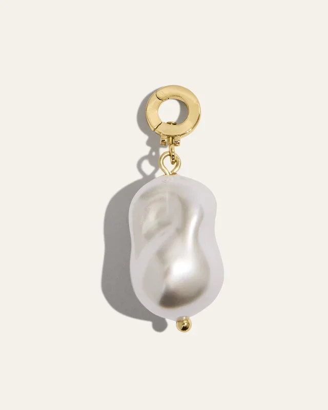 Oversized Tatum Pearl Charm