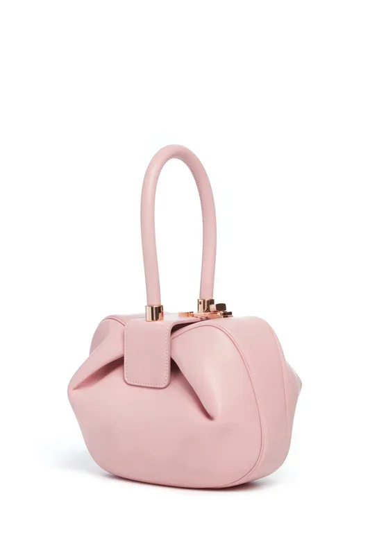 ピンクのナッパレザーのニナバッグ