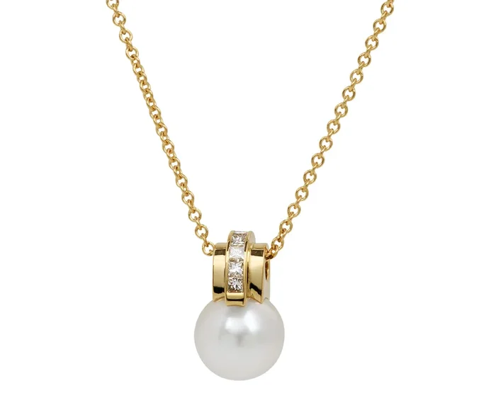 Raisina Diamond and Pearl Pendant Necklace