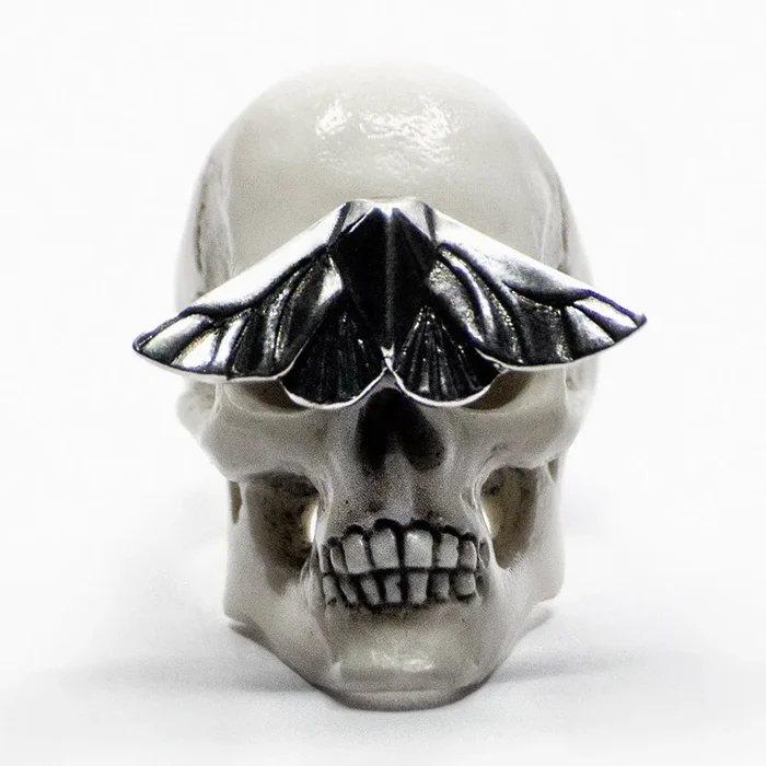 Skull & Moth ring – last items