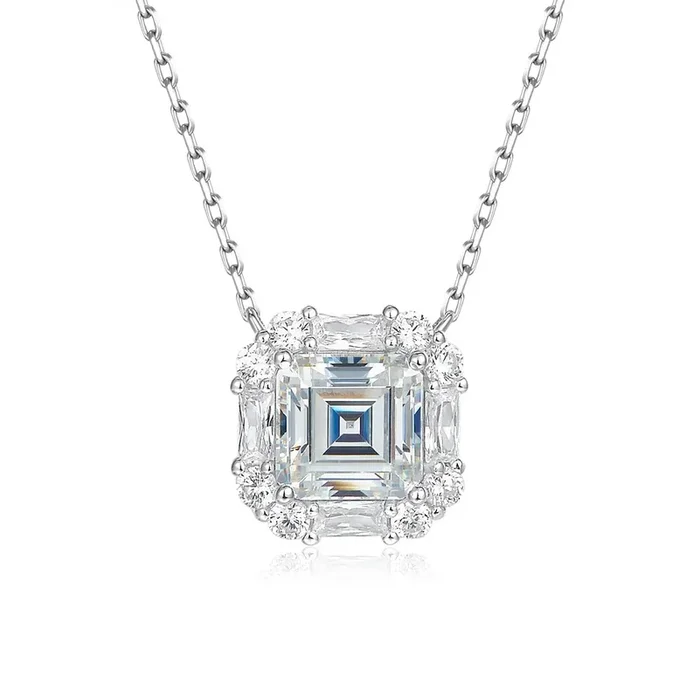 Solesta Necklace in G/H Color Crystalline