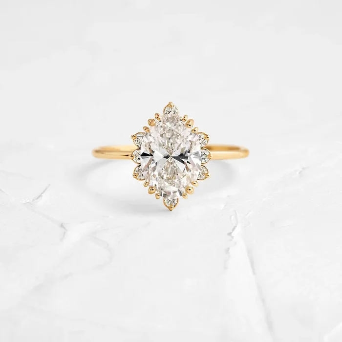 Threaded Ring with Halo, Oval Cut