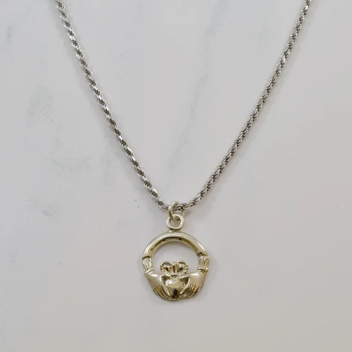 White Gold Claddagh Necklace | 17.5″ |