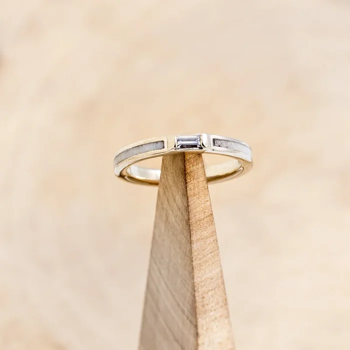 WHITE SAPPHIRE & ANTLER INLAY WEDDING BAND