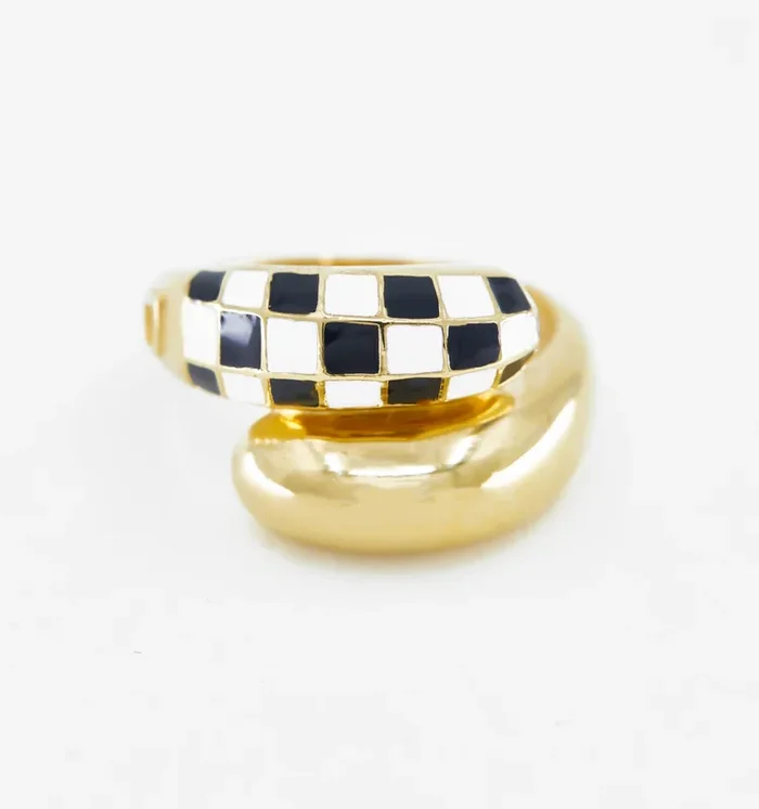 Wrap Checker Ring – Black And White