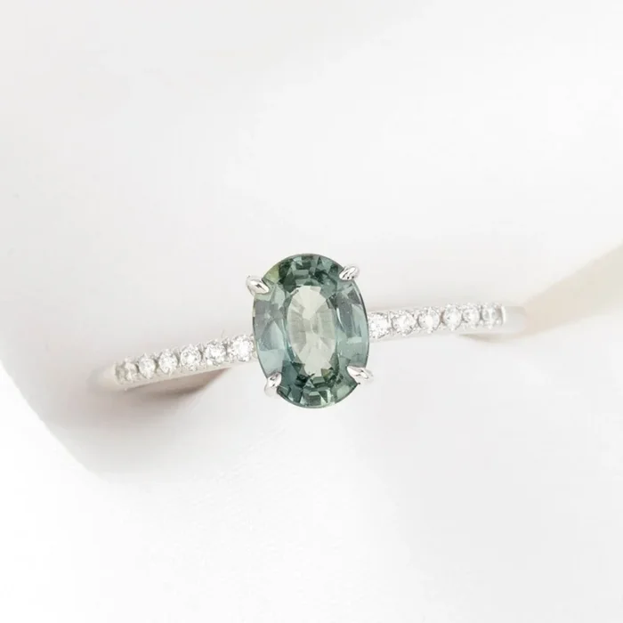 【一点物】オードリーリング ・1.01ct・非加熱マダガスカル産ライトグリーンサファイア・K14WG