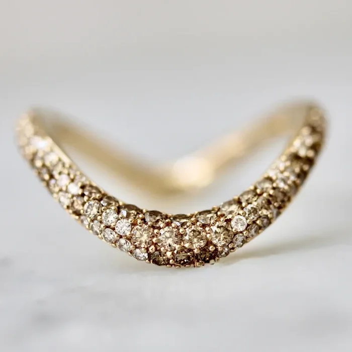 Zaha’s Mix Pavé Champagne Shadow Band